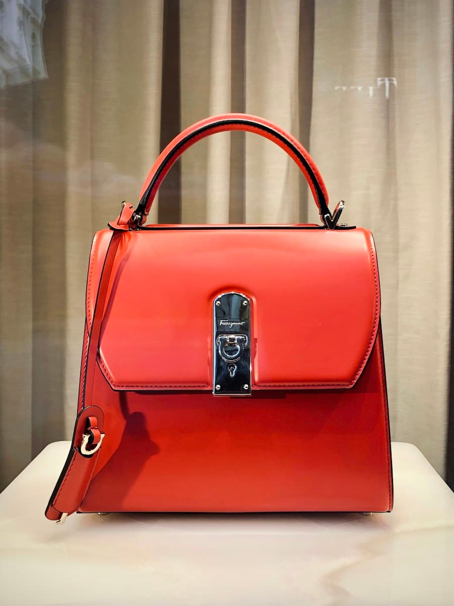 Minimal Burgundy Shoulder Bag 33